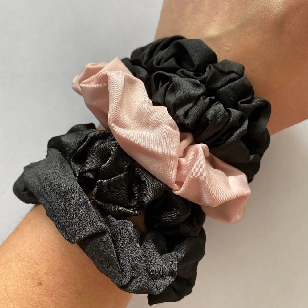 𝅺Set of 5 Scrunchies